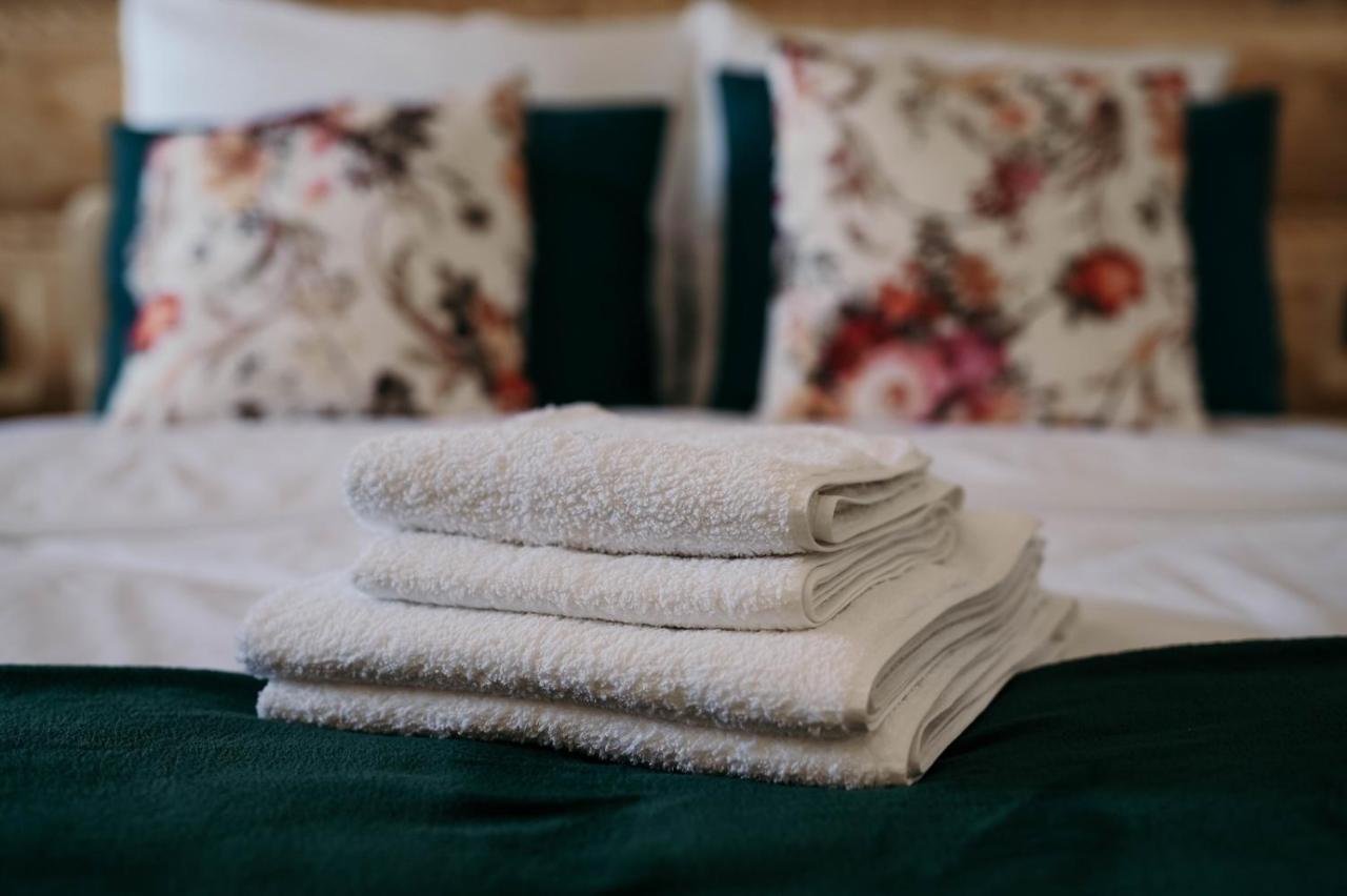 Tarasowka U Zajaca Bed & Breakfast Czerwienne Ngoại thất bức ảnh